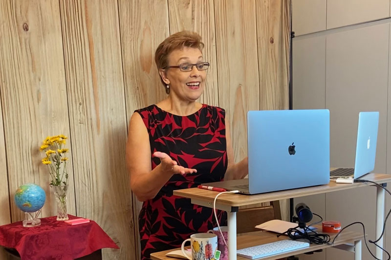 virtual-training-shirley-laptop